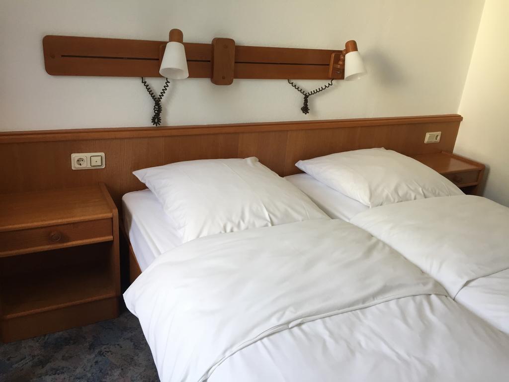 Hotel Stadt Mainz Schwabenheim an der Selz 객실 사진
