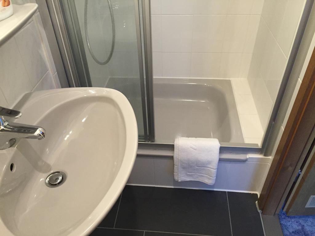 Hotel Stadt Mainz Schwabenheim an der Selz 객실 사진
