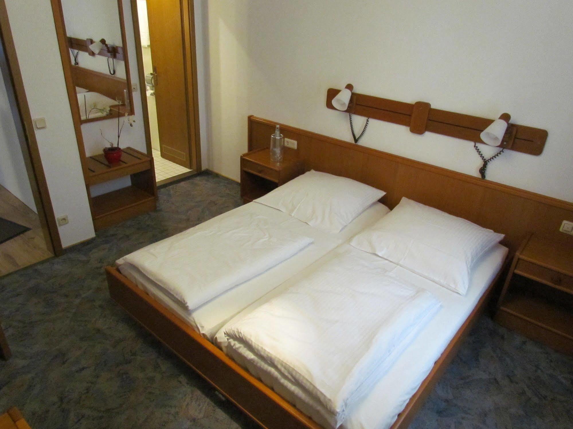 Hotel Stadt Mainz Schwabenheim an der Selz 외부 사진